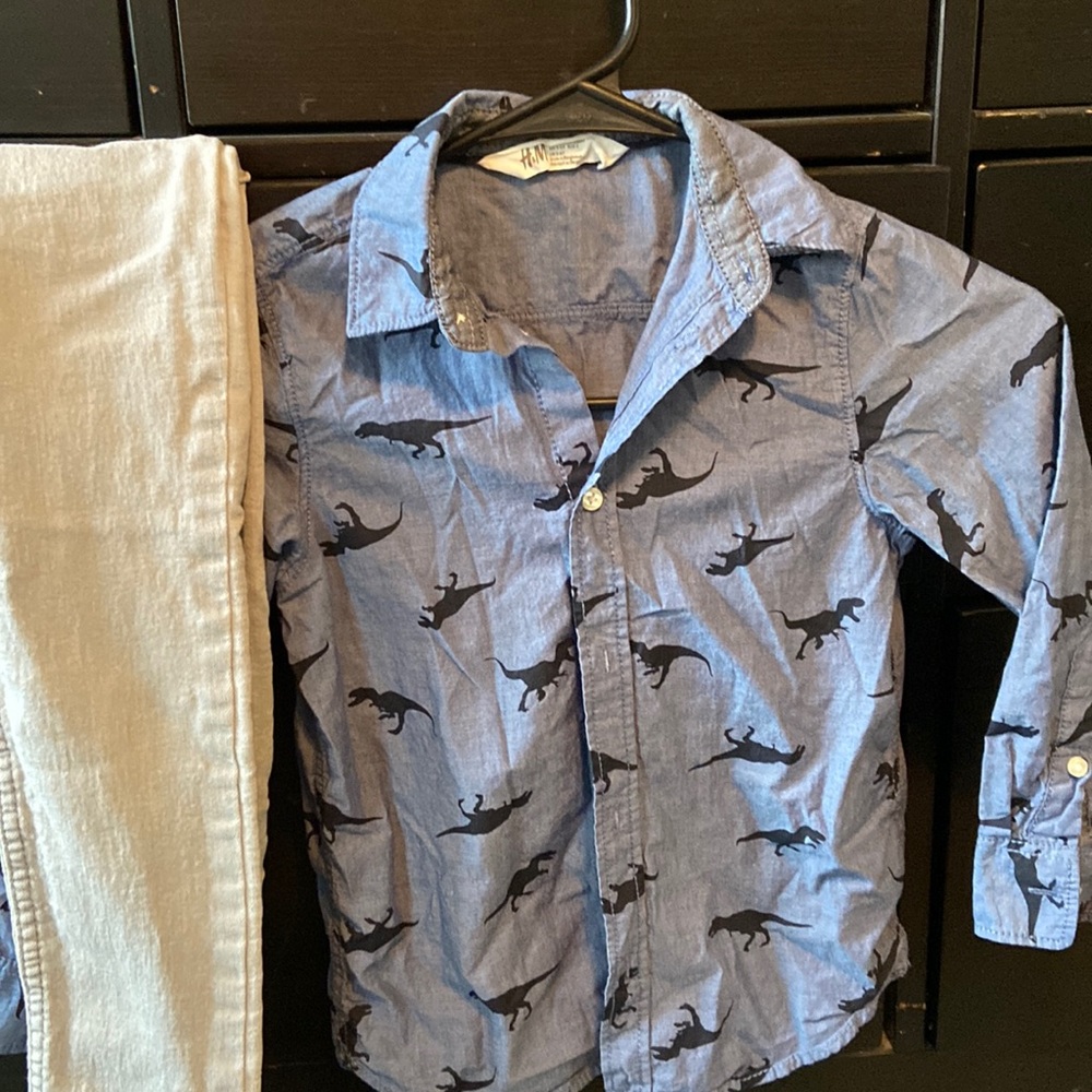 Size 6 H &M dress shirt and gray jeans